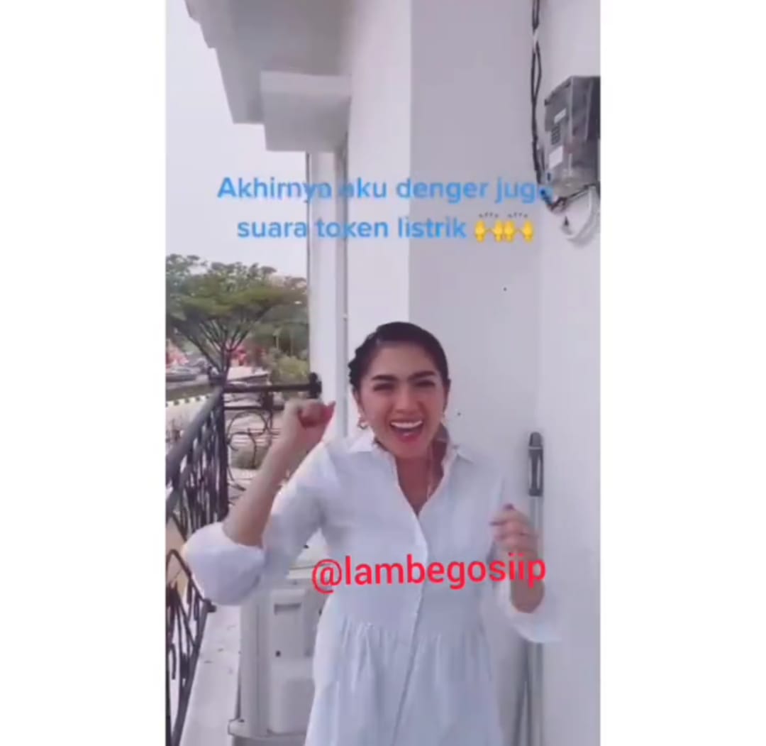 Angel Karamoy Kegirangan saat Dengar Suara Token Listrik Habis
