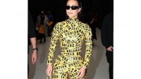 Dukung Ukraina, Kim Kardashian Kenakan Catsuit dari Lakban di Paris Fashion Week