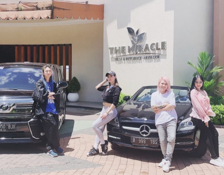 Tiba di Bali, Miyabi Sambangi Panti untuk Bersedekah. 