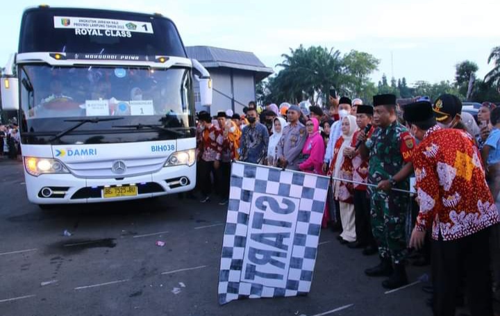 Bupati Budi Utomo Lepas JCH Lampura