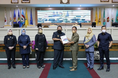 DPRD Lampung Gelar Rapat Paripurna Penyerahan LKPJ Tahun 2021