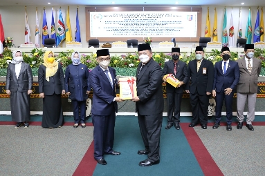 DPRD Lampung Terima Penghargaan WTP pada Paripurna Istimewa