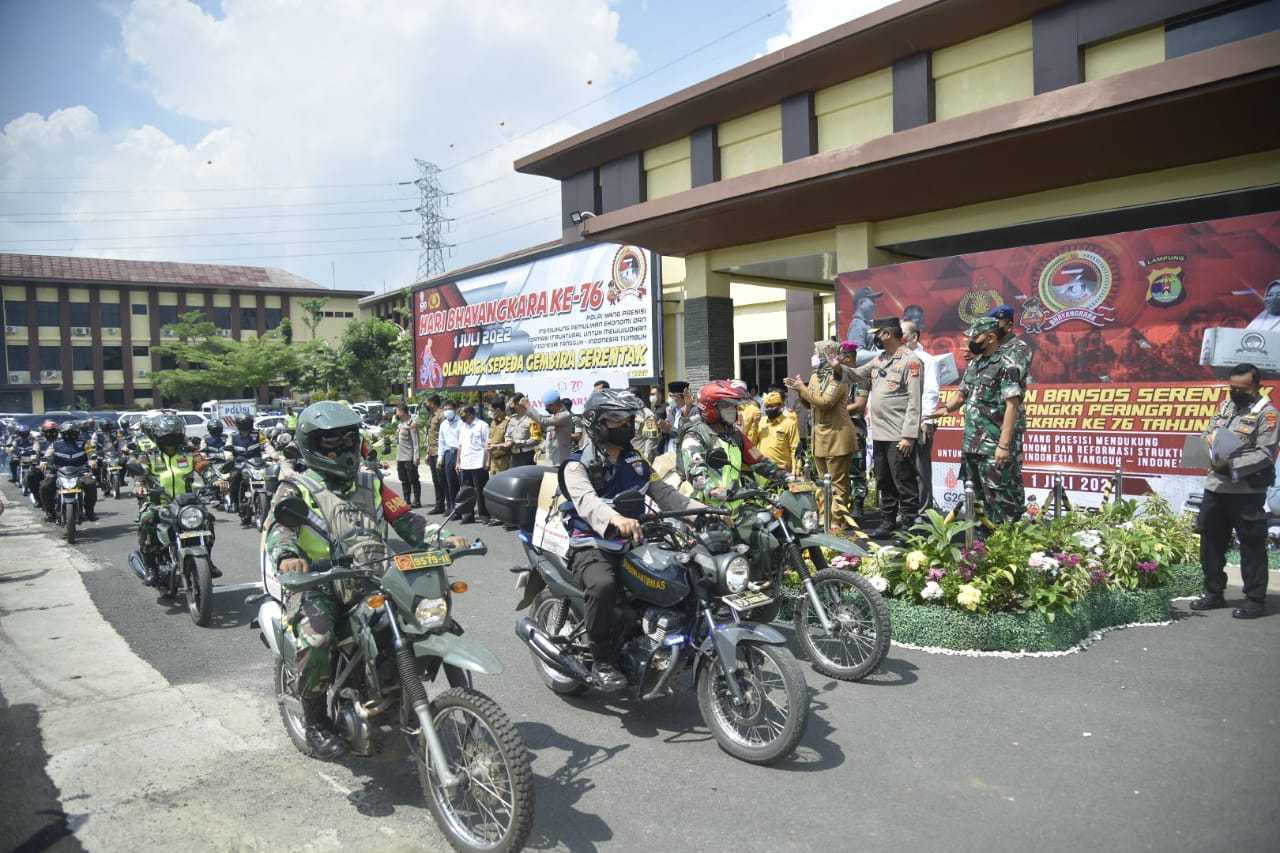 Polda Lampung Salurkan Ribuan Paket Sembako