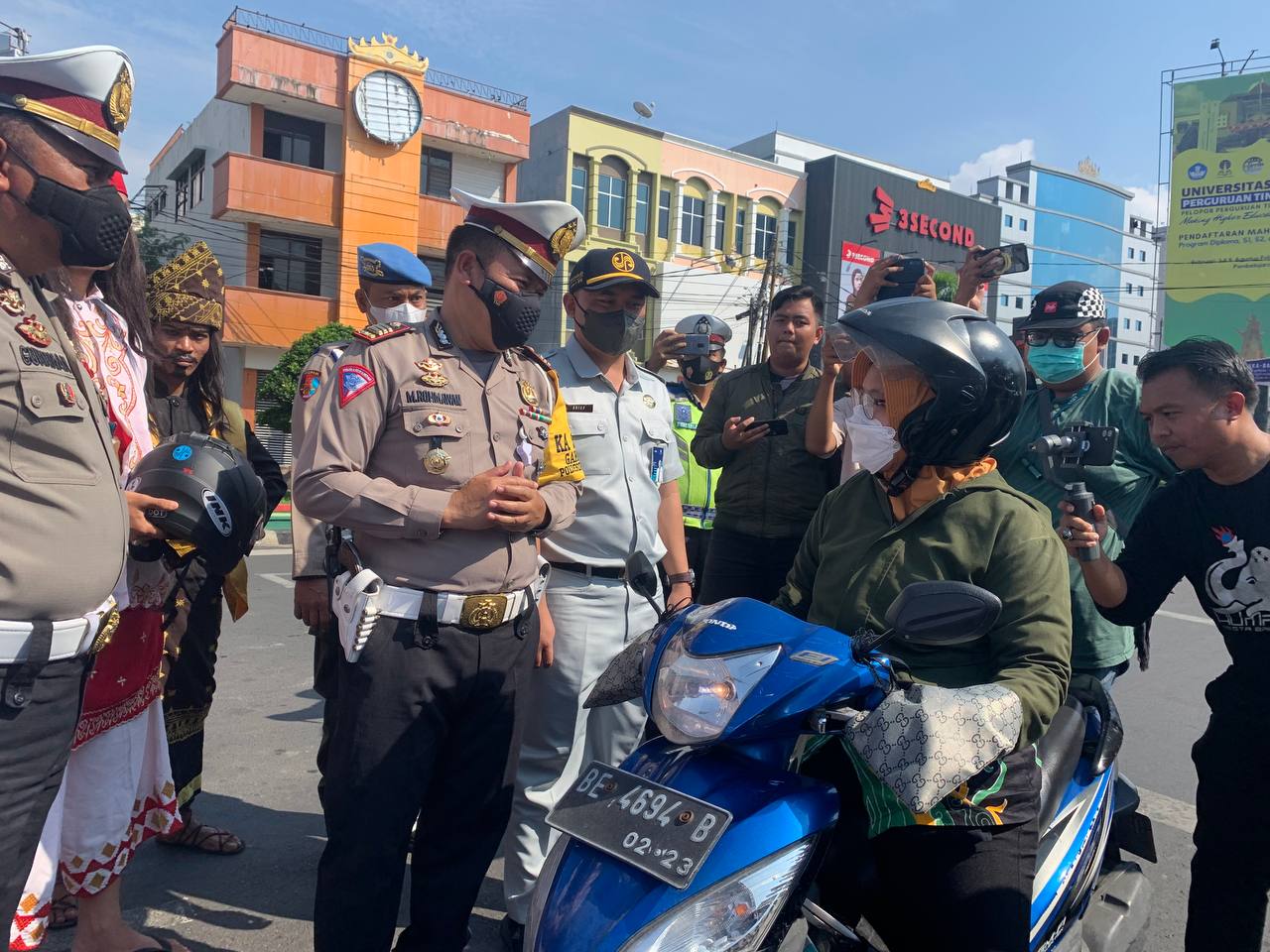 Satlantas Polresta Bandar Lampung Gandeng Pahlawan Radin Inten Ikut Operasi Patuh Krakatau