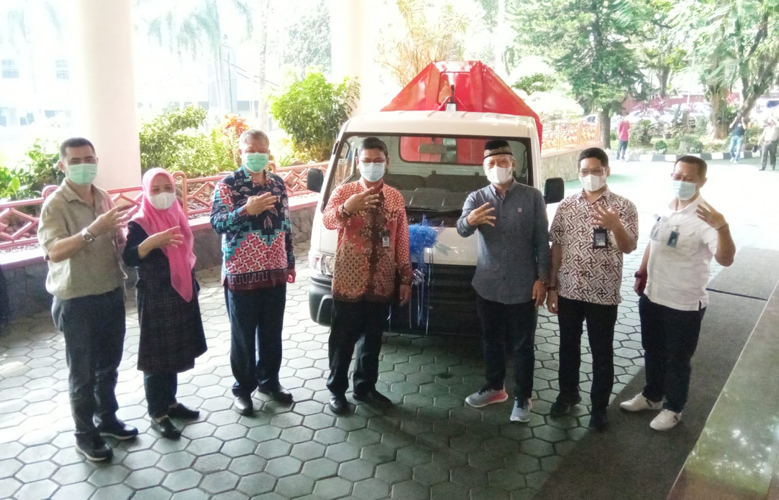 Penyerahan CSR Bank BTN Mobil Pengangkut Sampah ke Universitas Lampung