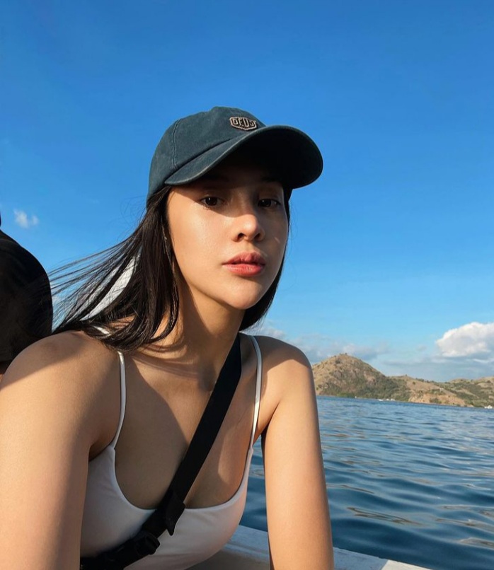 Unggah Foto di Pinggir Pantai, Anya Geraldine Disebut Awas Masuk Angin