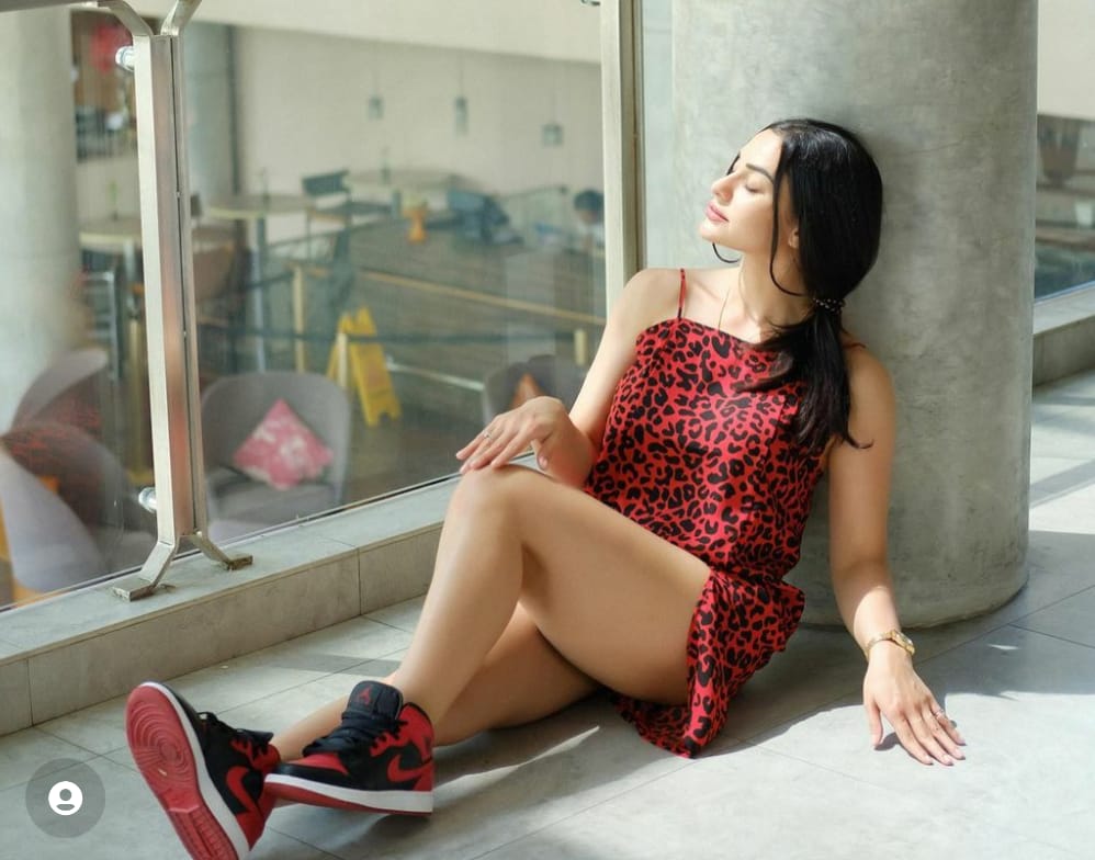 Kenakan Dress Leopard, Nora Alexandra Banjir Pujian