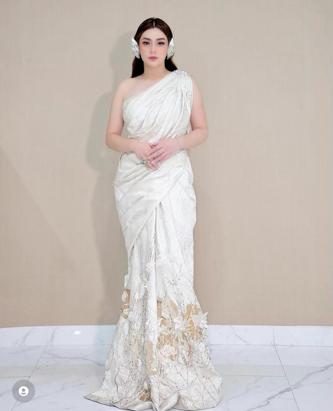 Pakai Gaun Putih, Celine Evangelista Disebut Bidadari Turun dari Langit. Instagram/@celine_evangelista