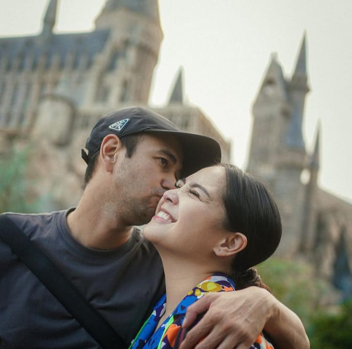 Momen Mesra Raffi Ahmad Cium Pipi Nagita, Bikin Baper. Instagram