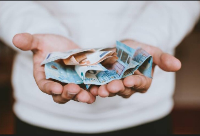 Manfaat Sedekah, Membuka Pintu Rezeki Hingga Membuat Hati Bahagia