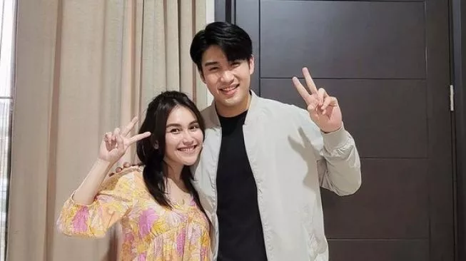 Dijodohkan dengan Victor Agustino, Ayu Ting Ting Salah Tingkah!
