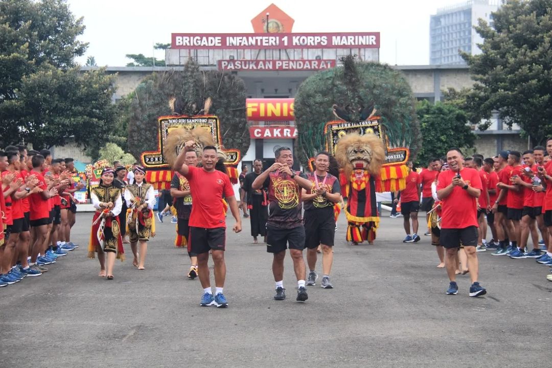 Derap Langkah Prajurit Brigif 1 Marinir, Ikuti Lari 5 Km Memeriahkan HUT Ke-57 Brigif 1 Marinir