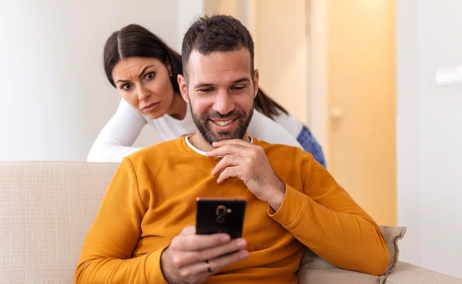 Ini Lho 7 Bahasa Tubuh yang Menunjukan Pasangan Anda Selingkuh