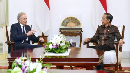 Jokowi Terima Tony Blair di Istana Merdeka