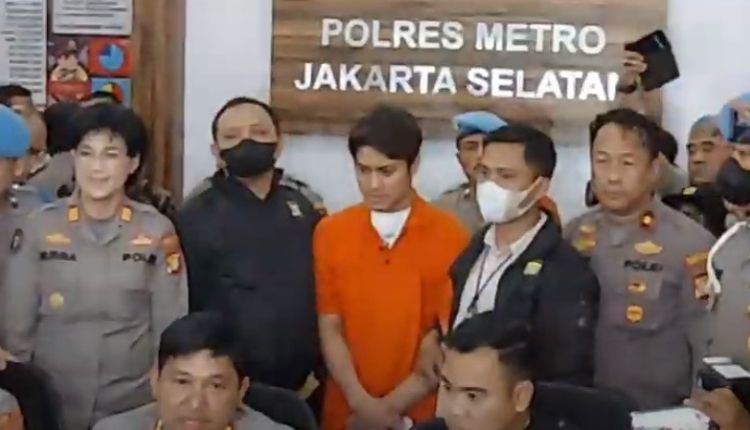 Potret Rizky Billar pakai Jersey Tahanan usai Jadi Tersangka Kasus KDRT