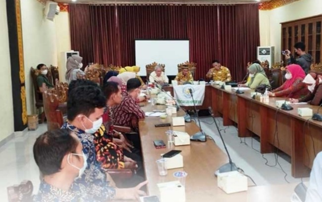 Gaji Guru Honorer Tidak Juga Cair, PHGM Ngadu ke DPRD Bandar Lampung