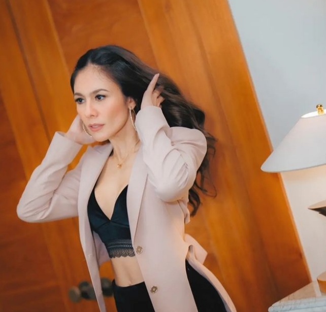 Body Goals Wulan Guritno, Bikin Netizen Salah Fokus