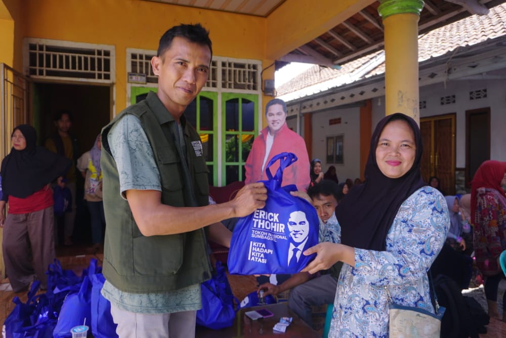 Terima Kasih Pak Erick Thohir Sudah Membantu Ibu-ibu