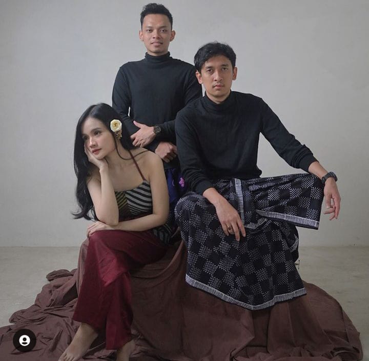 Profil lengkap vokalis cantik Soegi Borneo, Fanny Soegiarto