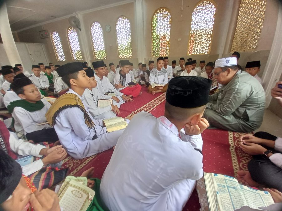 Ponpes Riyadhus Sholihin Bandar Lampung Perlakukan dan muliakan Anak Yatim Bak Raja dan Ratu