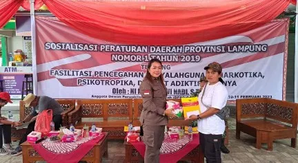 Gandeng KWT, Ni Ketut Dewi Nadi mengimbau para orang tua untuk mengawasi pergaulan Anak dari Bahaya Narkoba 