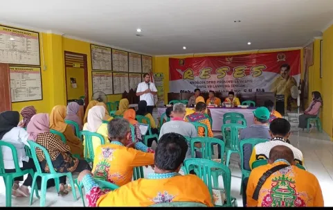 Ferdy Aziz Dicurhati Alsintan dan Bibit Pertanian di Trimurjo