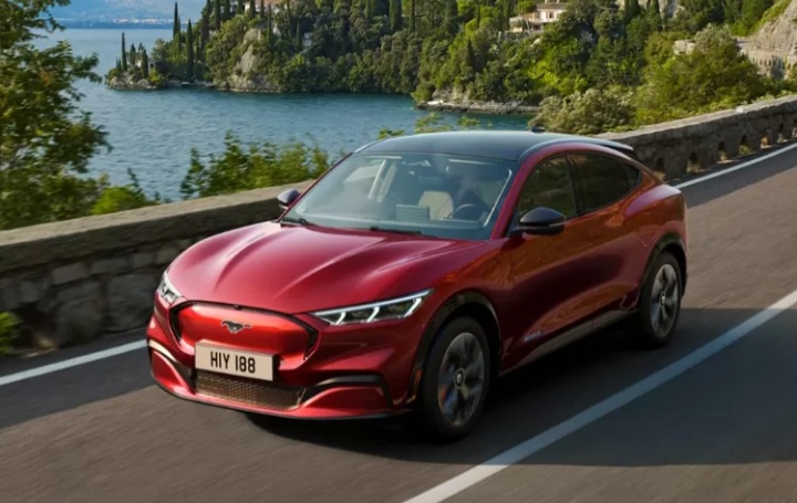 Terlaris! Kendaraan Listrik Ford Buka Kembali Pesanan untuk Mustang Mach-E