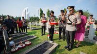 Jelang HUT ke-77 Bhayangkara, Kapolri Ziarah ke TMP Kalibata