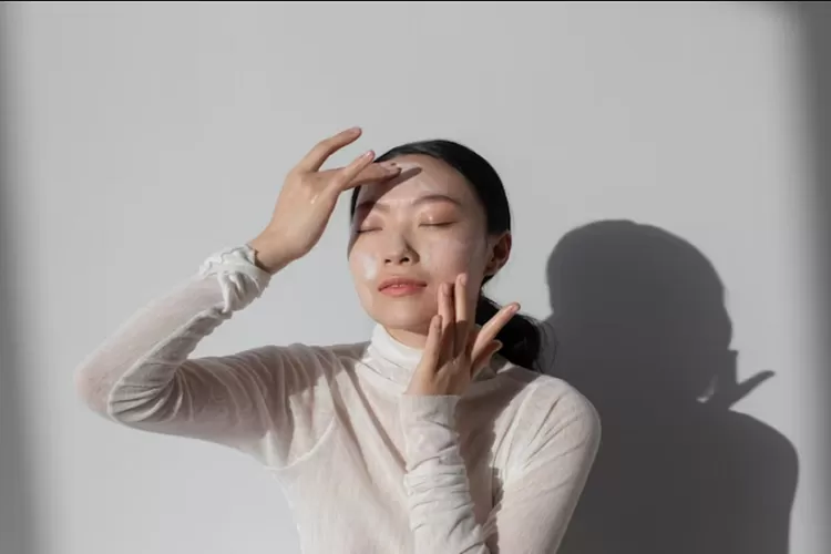 Cara Jitu Pakai Sunscreen yang Benar untuk Melindungi Kulit dari Sinar Matahari