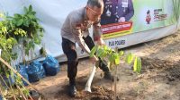 Polres Tulang Bawang Ikut Lestarikan Negeri Dengan Tanam Seribu Pohon