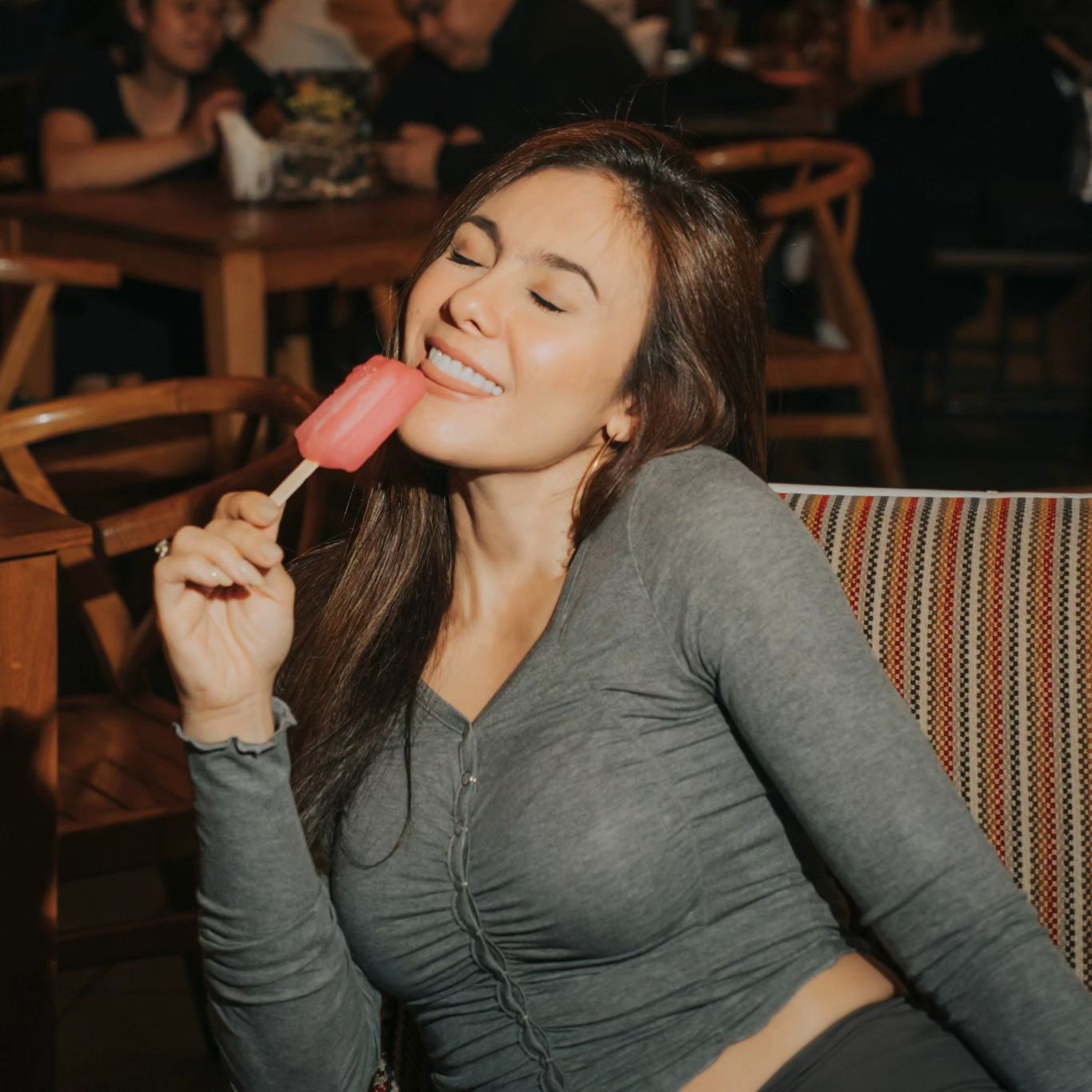 Wulan Guritno Makan Es Krim Netizen Dibuat Meleleh!