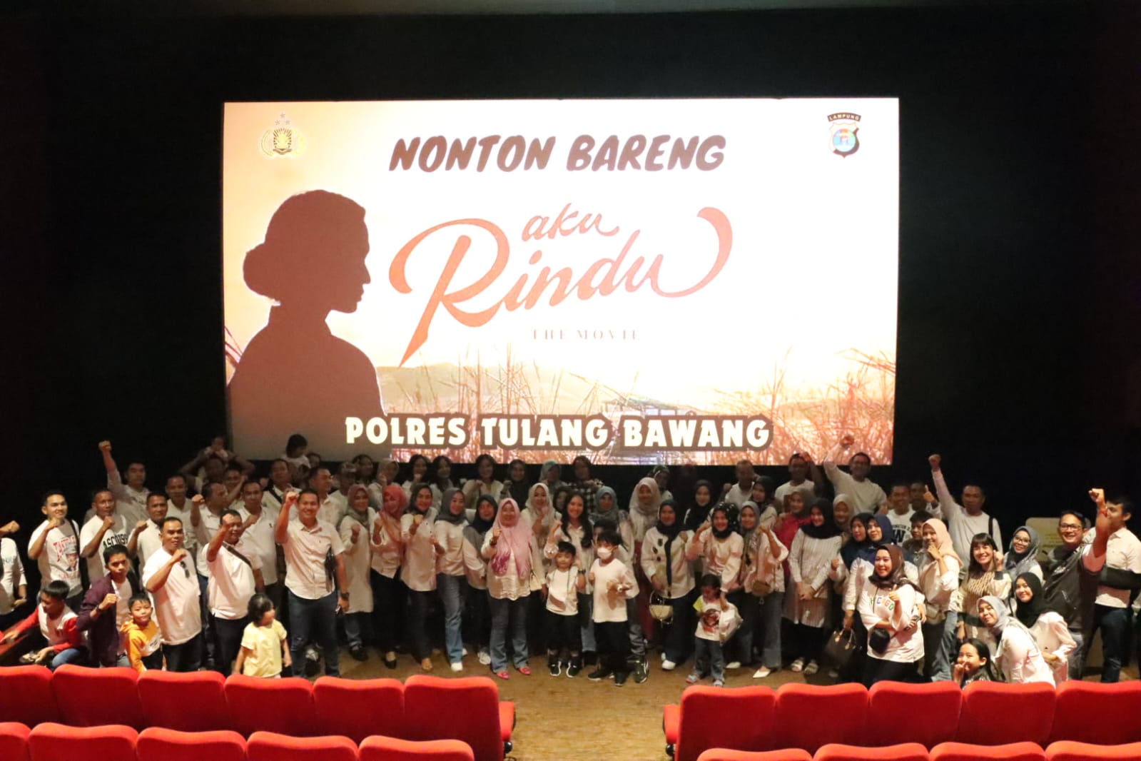 Polres Tulang Bawang Nobar Film Aku Rindu