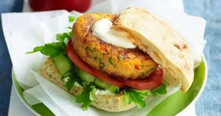 Burger Tempe ala Chef Juna, Yuk Simak Resep dan Cara Membuatnya!