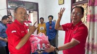 Gaspol, Mingrum Gumay Bagikan Kaos Ganjar Mulai dari PAC Hingga Ranting di Lampung Tengah