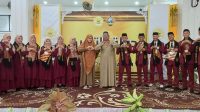 Ponpes Riyadhus Sholihin Mewisuda 13 Santri, Abah Ismail Zulkarnain Beri Pesan Menyentuh!