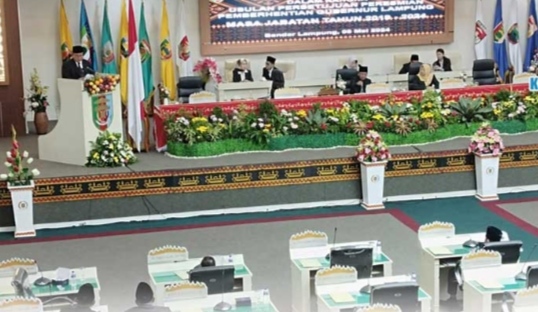 DPRD Paripurnakan Usulan Pemberhentian Gubernur Lampung