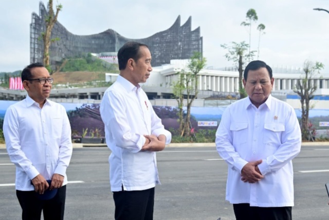 Momen Jokowi Menatap Wajah Prabowo Soal Ditanya Keberlanjutan IKN
