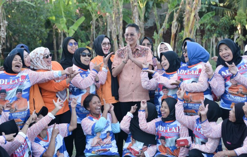 Senam Bersama Emak- emak Pringadi Sehat, Adi Erlansyah Ajak Tetap Jaga Pilkada Tetap Kondusif