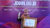 Mantap, Sekretaris DPRD Lampung Terima Penghargaan JDIHN Terbaik Pertama Lima Tahun Berturut-turut