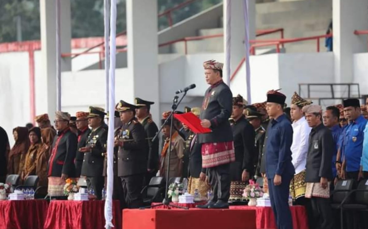 Ketua DPRD Lamsel Hendry Rosyadi Bacakan Teks Proklamasi di HUT Ke-79 RI