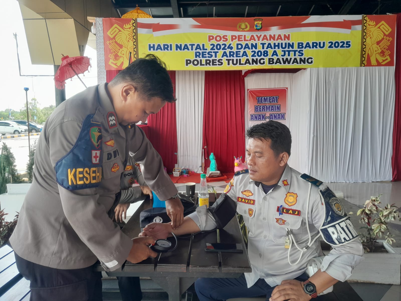 Dokkes Polres Tulang Bawang Gelar Yankesling di Tiga Pos Operasi Lilin Krakatau 2024, Simak Tujuannya!