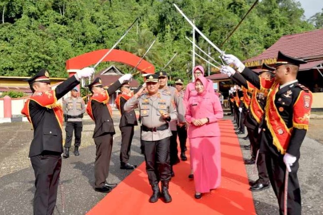 Pisah Sambut Kapolres Morut, AKBP Reza Khomeini Beri Pesan Ini!