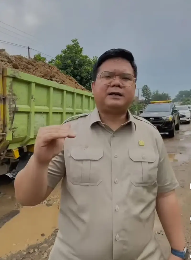 Anggota DPRD Lampung Angga Satria Perbaikan Jalan Rusak di Lampung Perlu Sinergitas Pemerintah Pusat