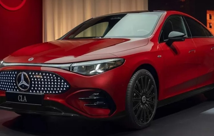 Mercedes Benz Tawarkan CLA Versi Mesin Hybrid dan Full Electric dengan Tampilan Baru!