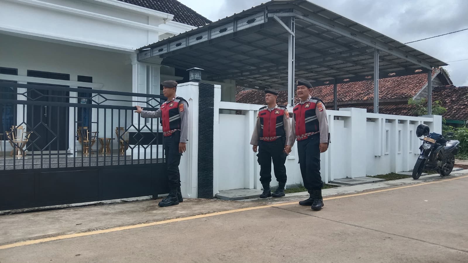 Ditinggal Mudik, Polisi Tulang Bawang Patroli Rumah Kosong