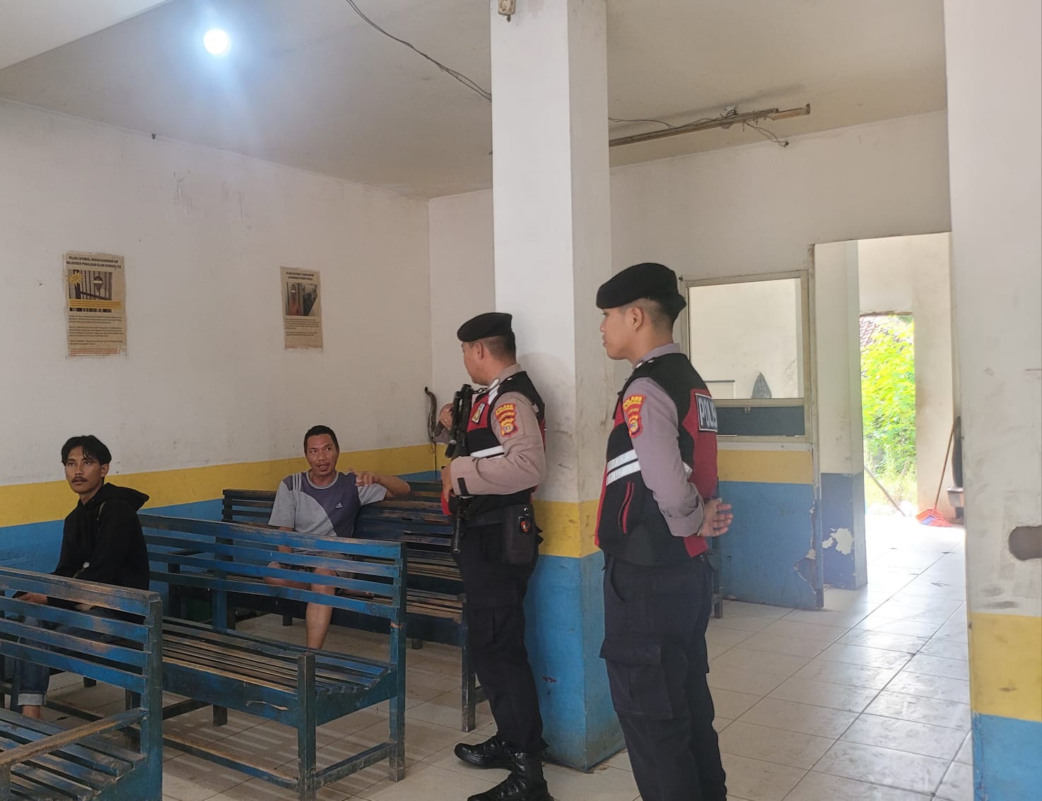 Cegah Aksi Premanisme dan Pungli, Samapta Polres Tulang Bawang Patroli Dialogis di Wilayah Pasar Unit 2