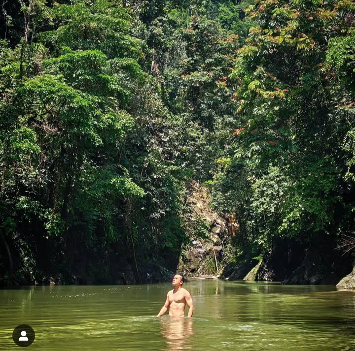 HEBOH Nicholas Saputra Perdana Posting Foto Tanpa Baju
