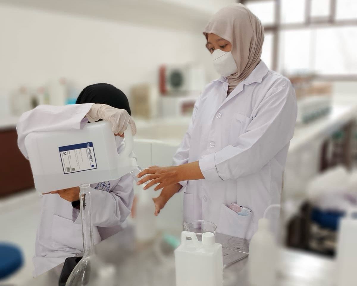 Cegah Stunting Anak, Tim PKM-RE Unila Kembangkan Edible Film dari Limbah Kedelai dan Lada Hitam