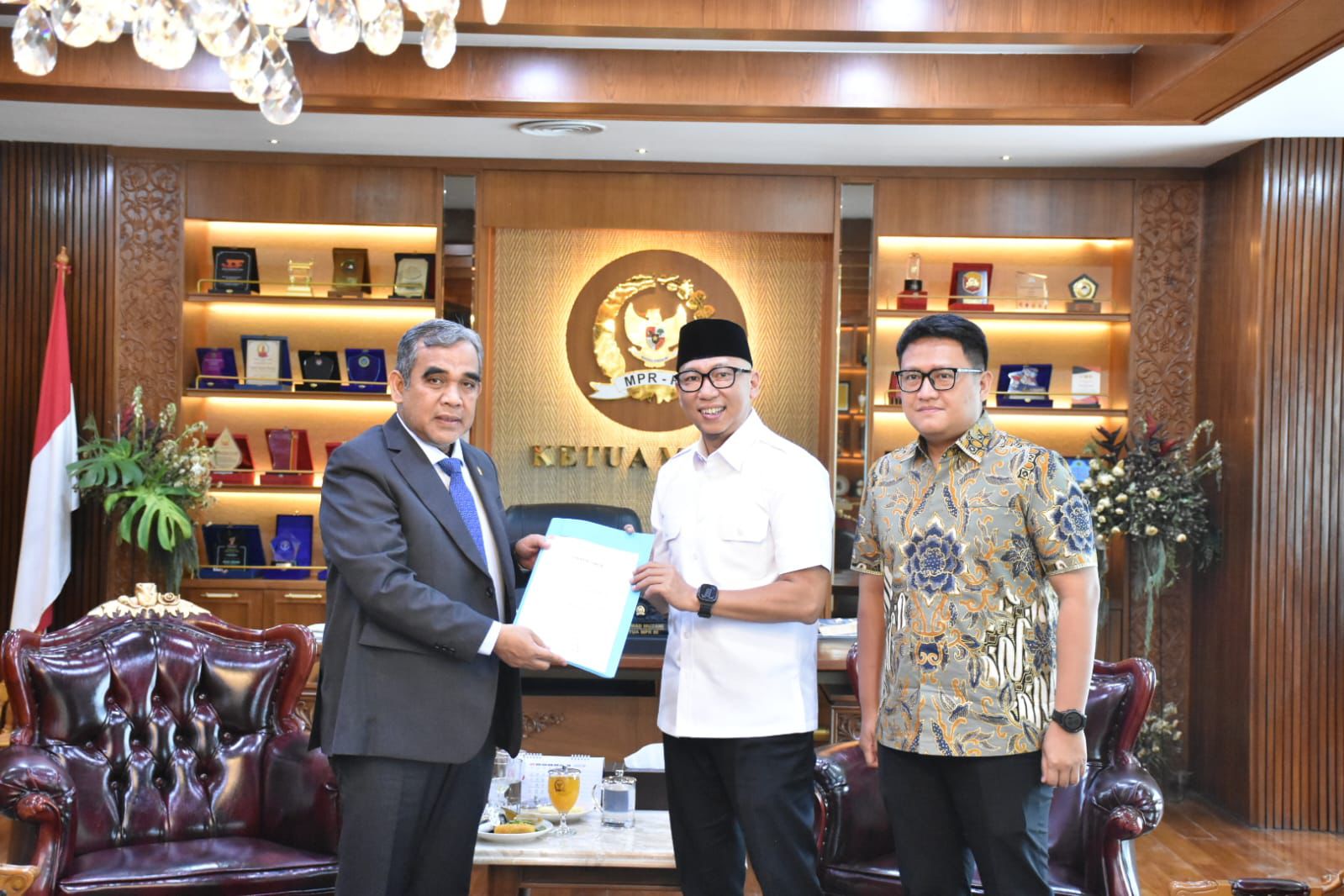 Bawa Suara Aksi Damai, Gubernur Mirza Temui Ketua MPR RI Ahmad Muzani untuk Diteruskan kepada Presiden 