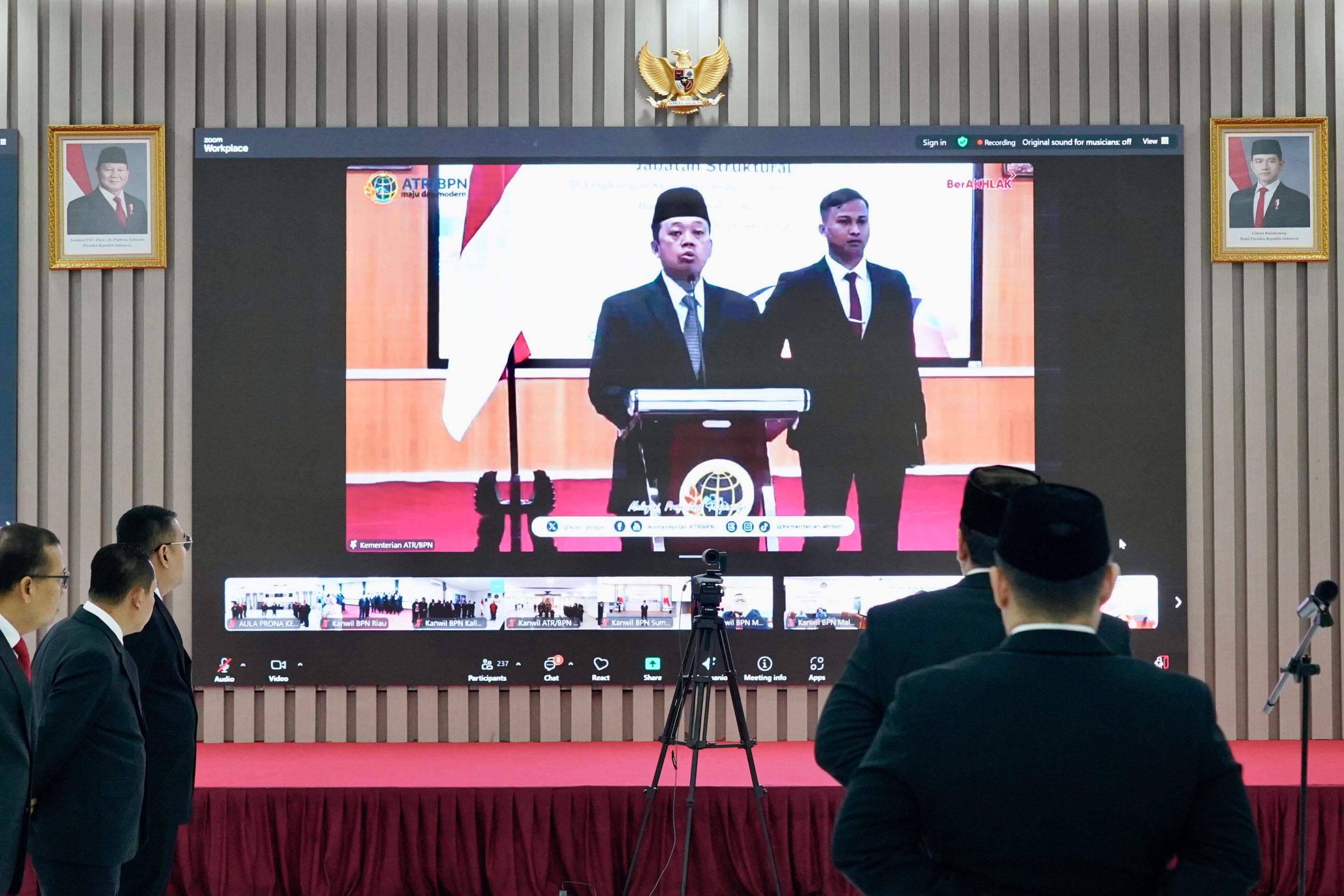 Lantik 24 Pejabat Struktural, Menteri ATR/Kepala BPN: Layani Masyarakat dengan Hati, Bukan Transaksi